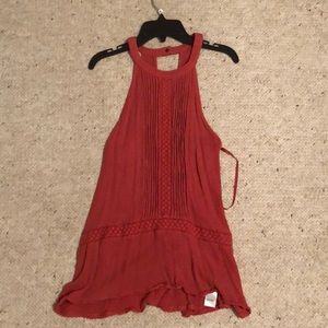 Sleeveless burnt orange top